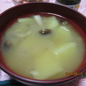 ❤じゃが芋としめじの山椒香るお味噌汁❤